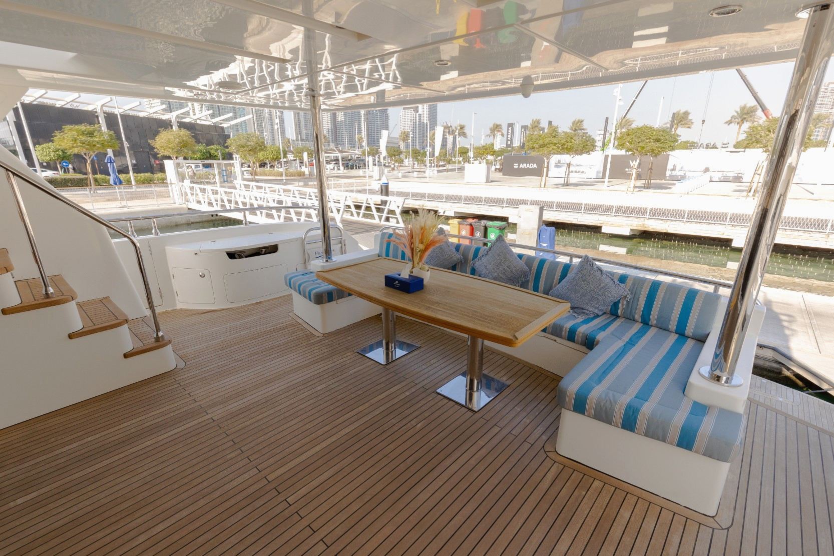 Sky Walker Caliente yacht, image 3