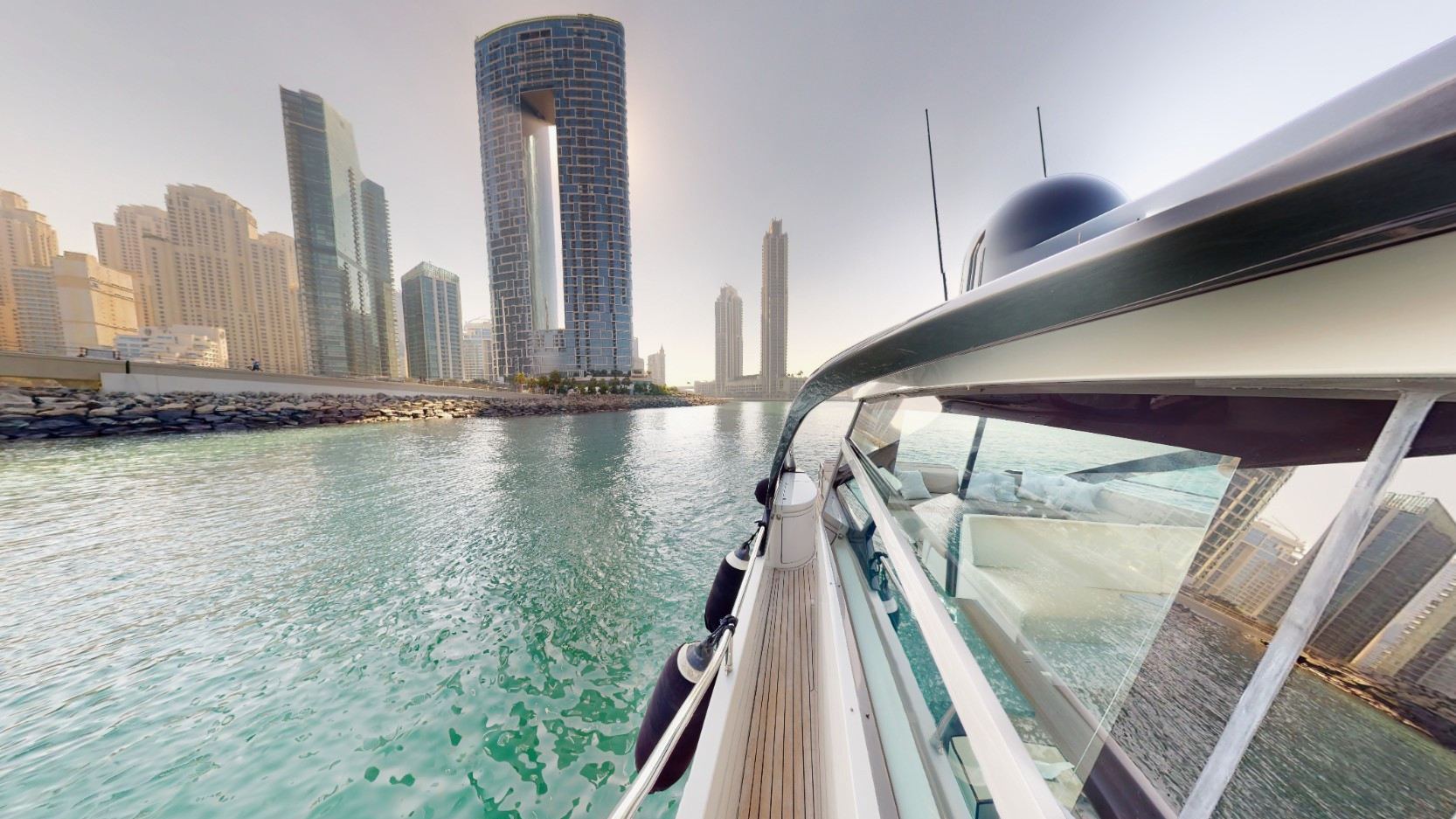 Pershing 5X Pearl White yacht, image 3