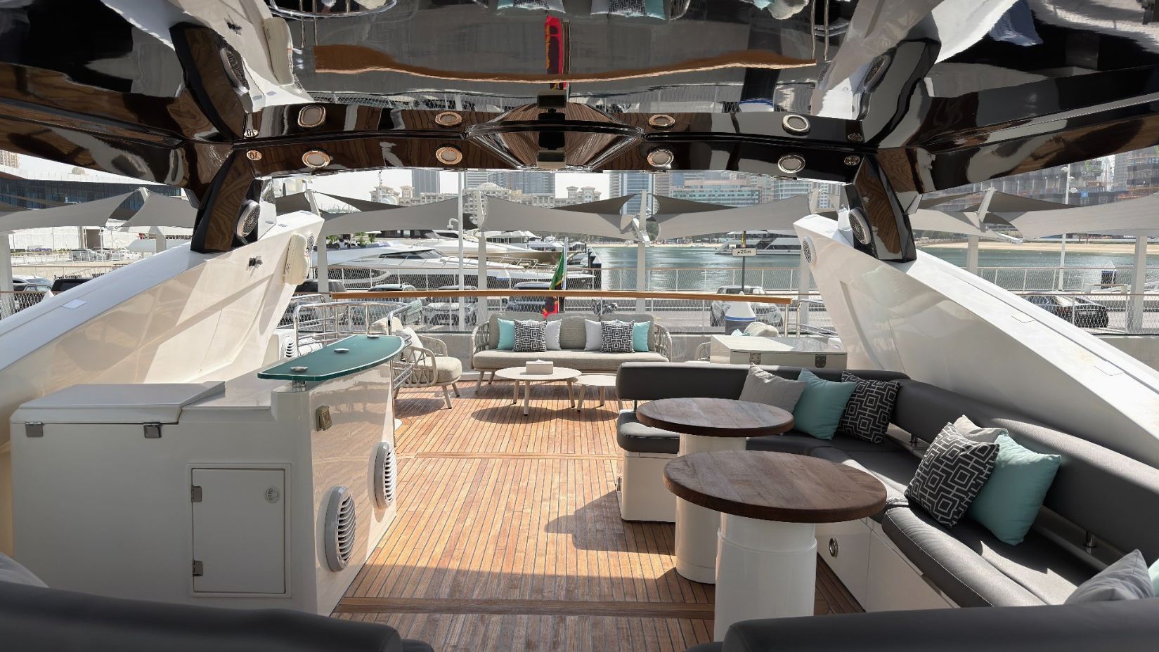 Sunseeker Aarna yacht, image 4