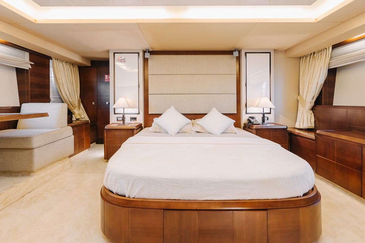 Azimut Viktoria yacht, image 10