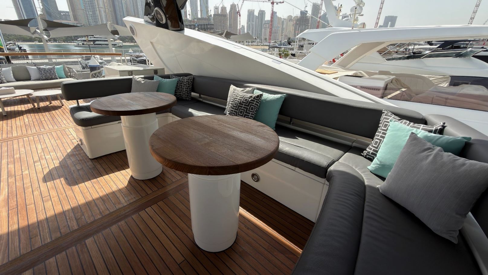 Sunseeker Aarna yacht, image 2