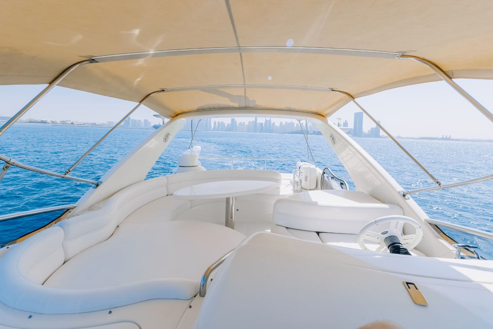 Azimut White Pearl yacht, image 3