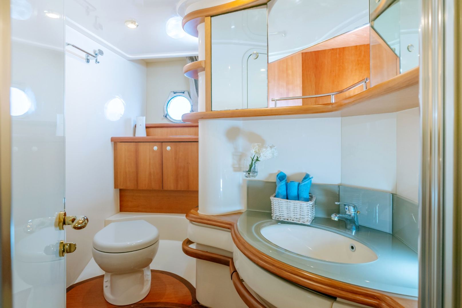 Azimut White Pearl yacht, image 5