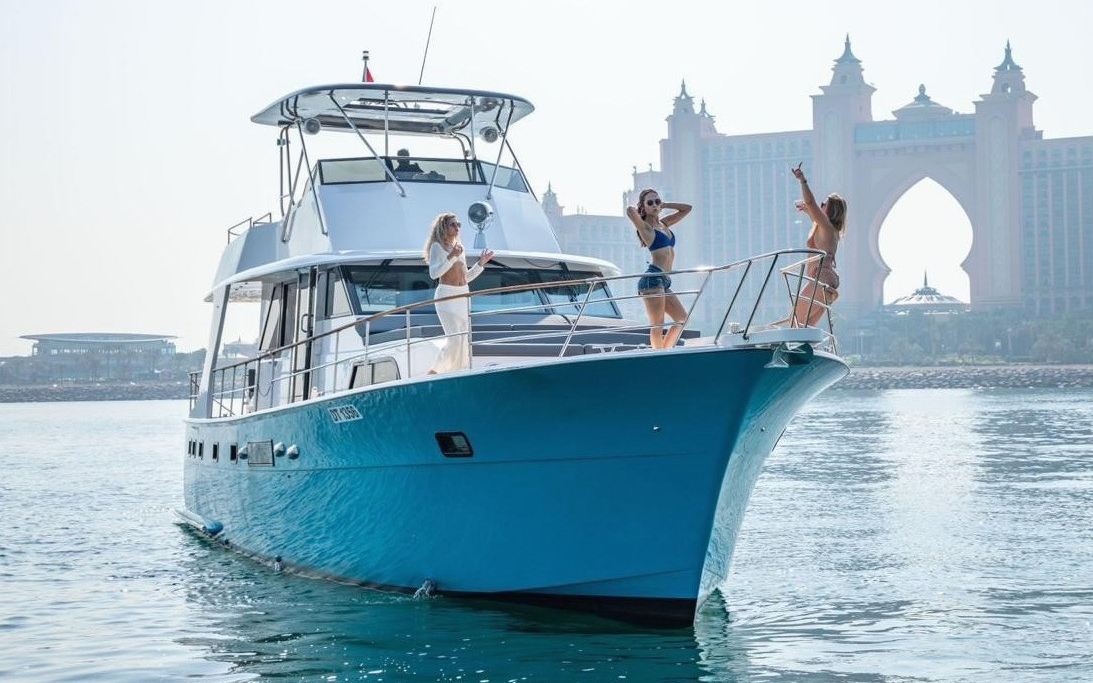 Vogue Hatteras yacht in Dubai