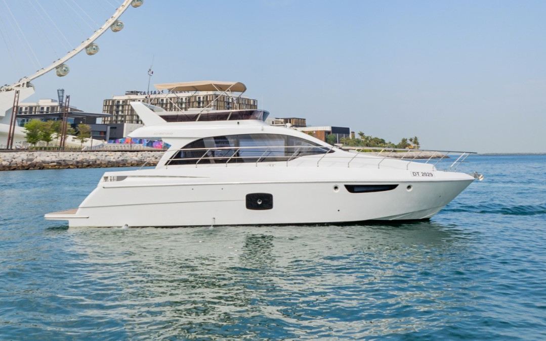 Sky Walker Uno yacht in Dubai