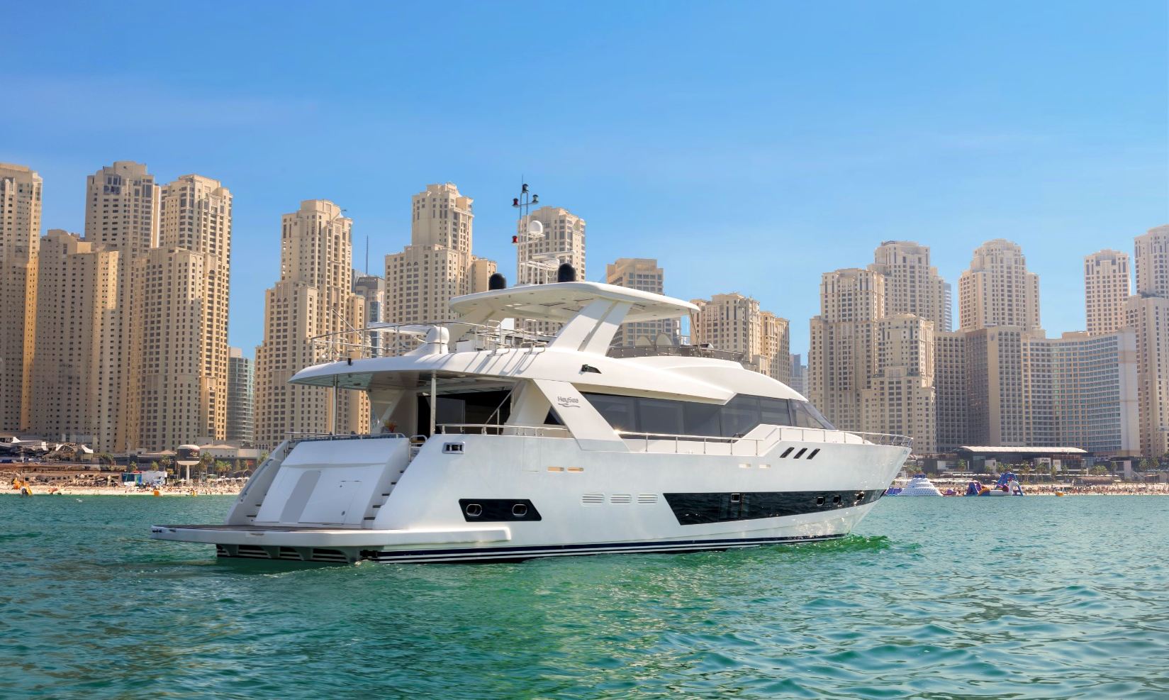 Sky Walker Caliente yacht, image 2