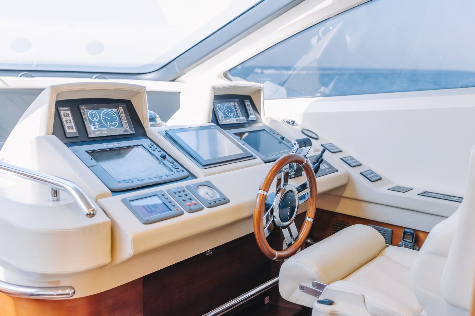 Azimut Viktoria yacht, image 16