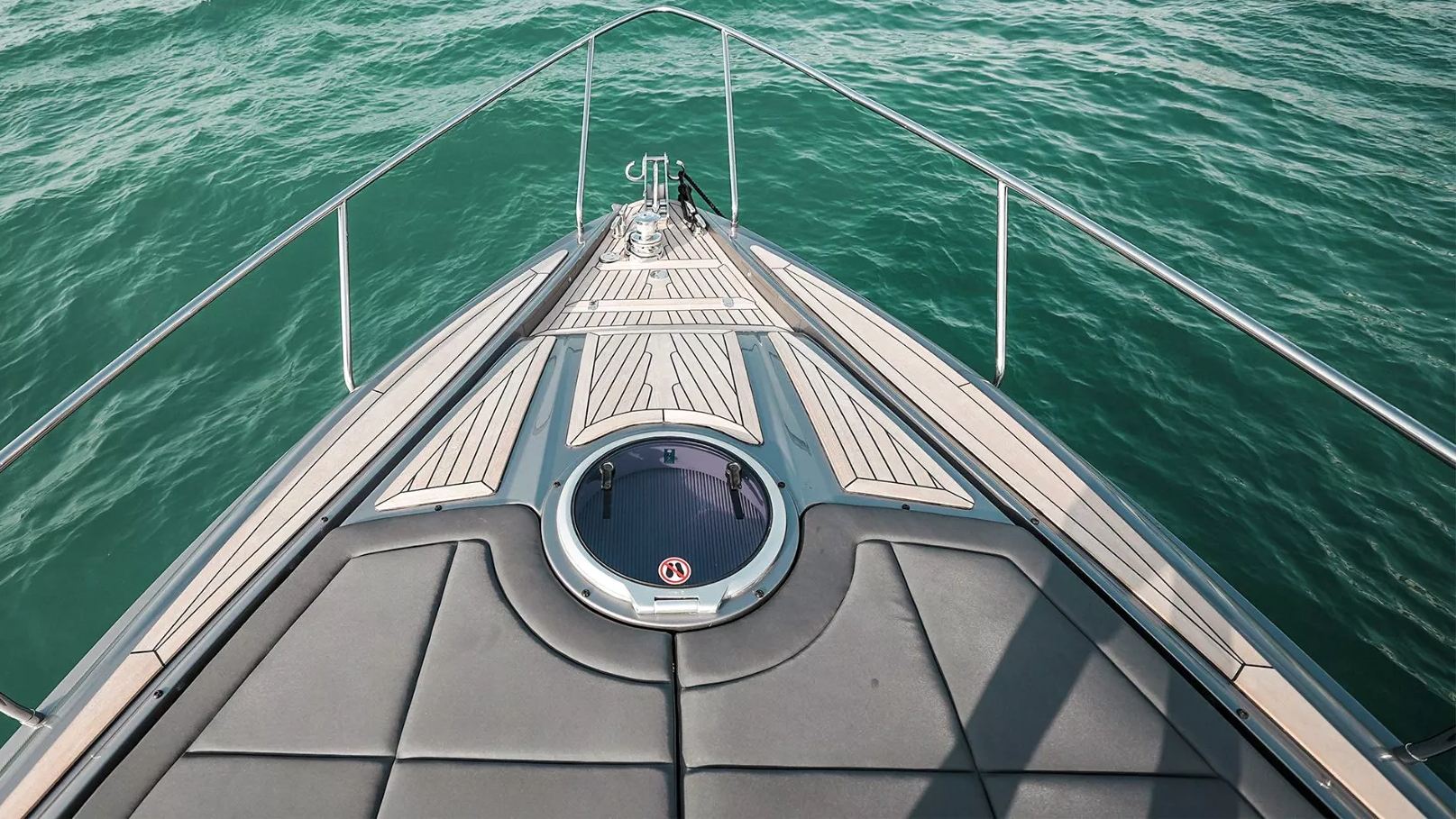 Pershing 5X Shark Grey yacht, image 7