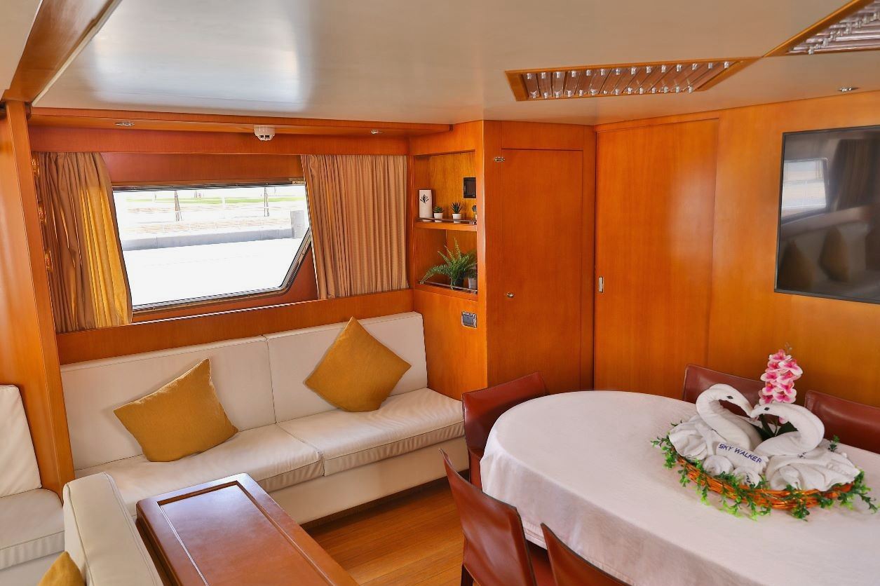 San Lorenzo yacht, image 4