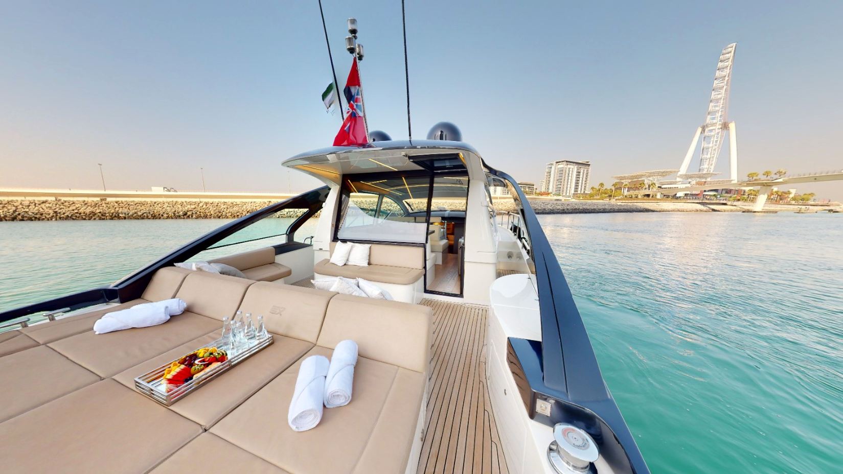 Pershing 5X Pearl White yacht, image 7