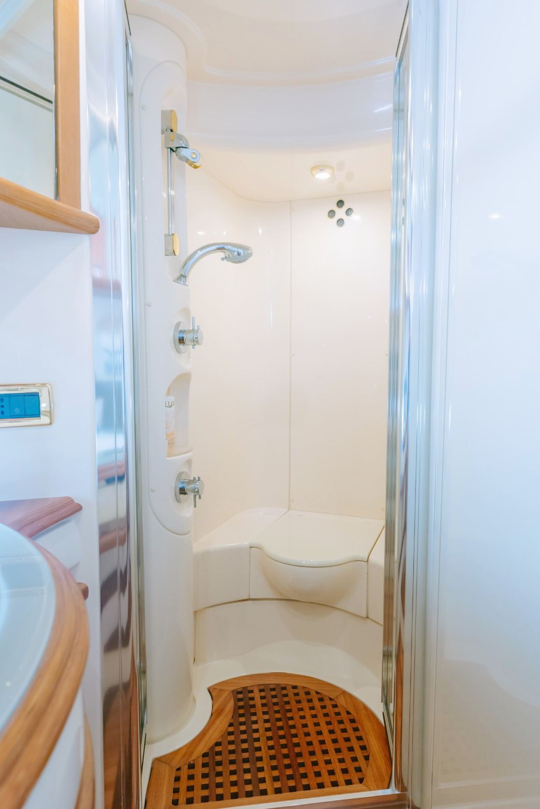 Azimut White Pearl yacht, image 10