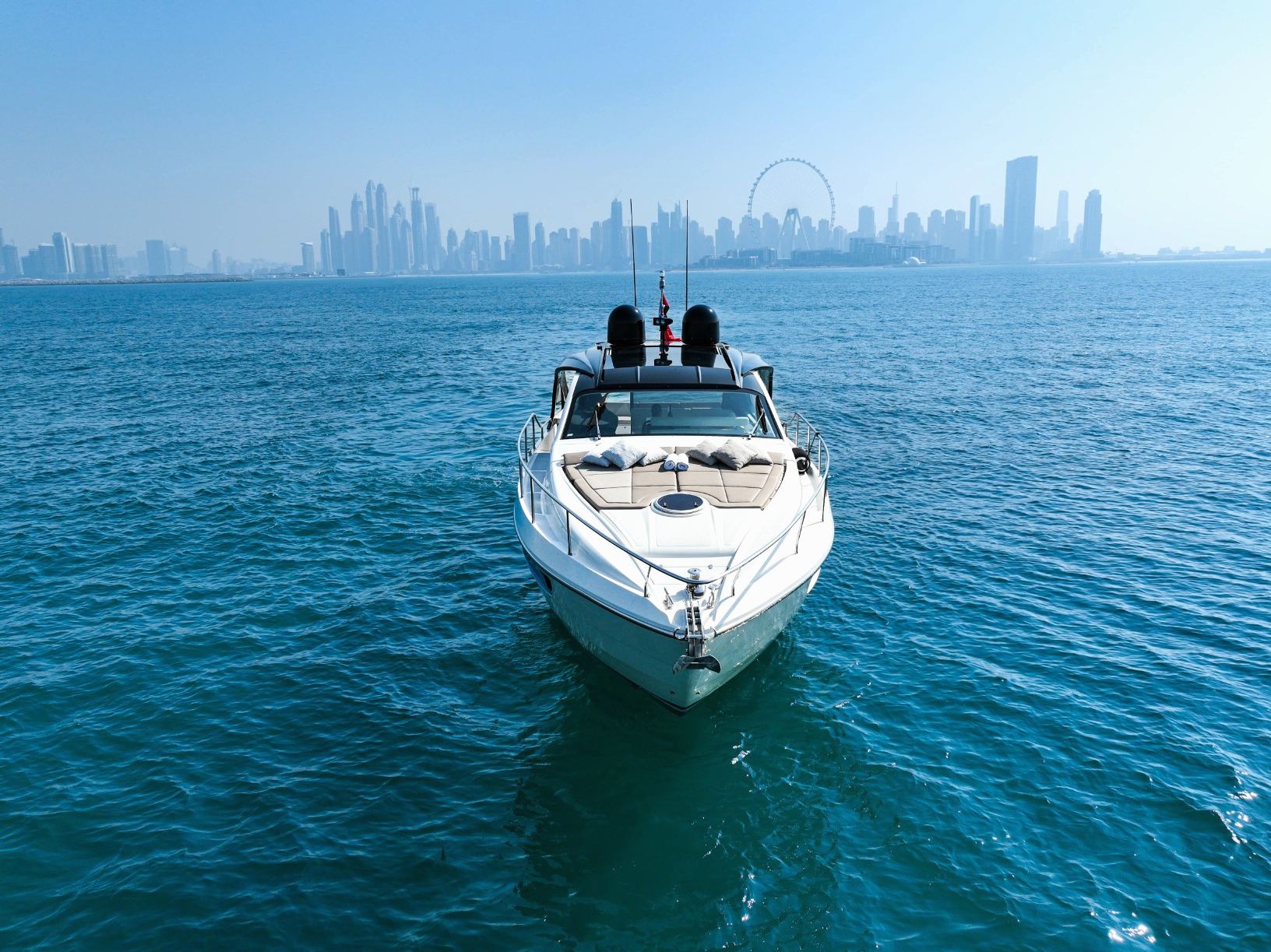 Pershing 5X Pearl White yacht, image 9