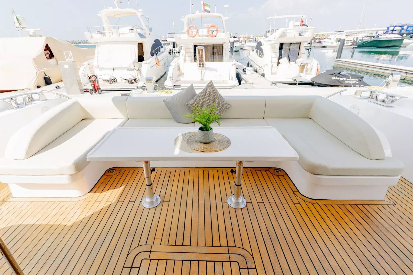 Sky Walker Reno yacht, image 6