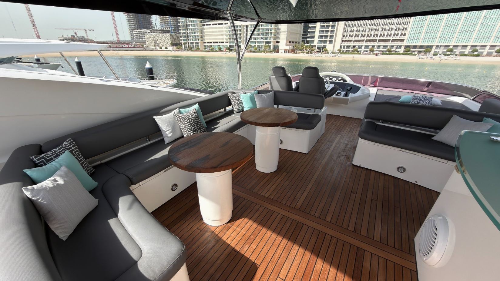 Sunseeker Aarna yacht, image 5
