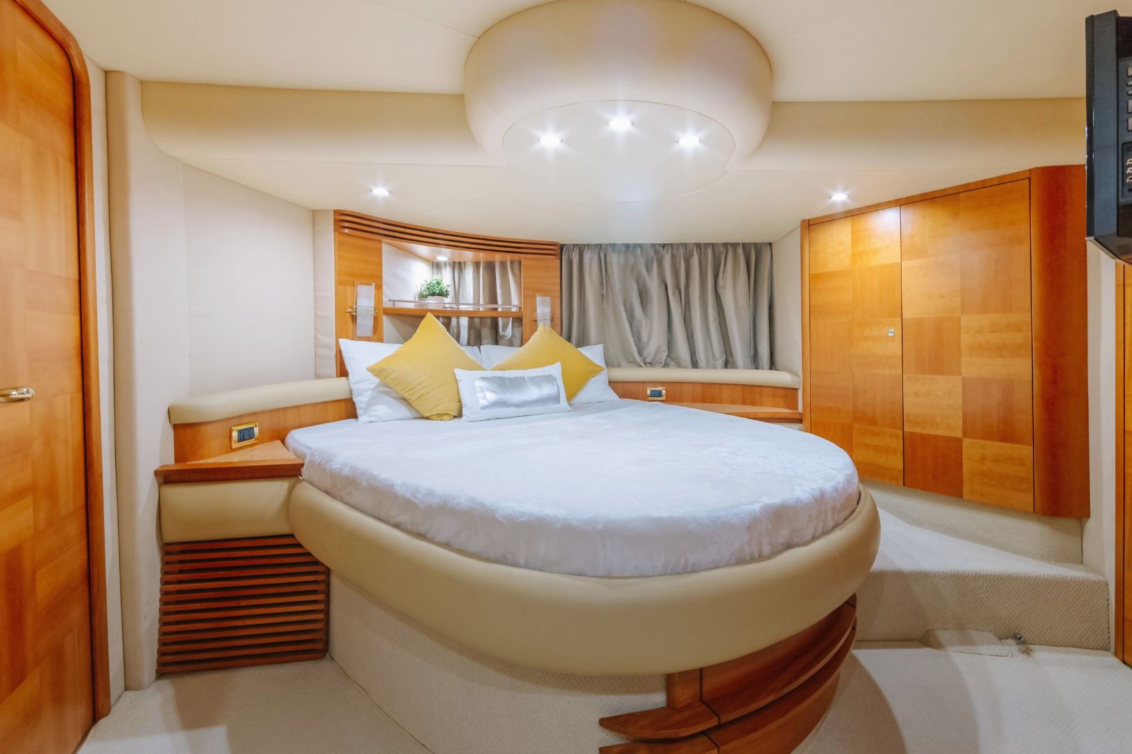 Azimut White Pearl yacht, image 4
