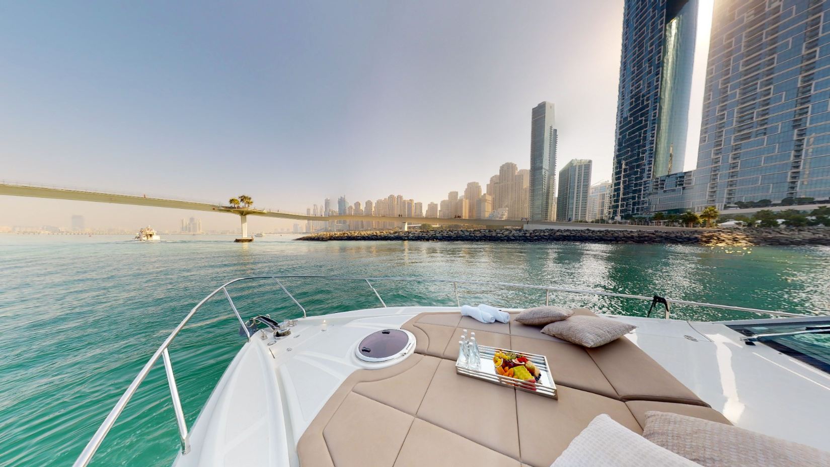 Pershing 5X Pearl White yacht, image 11