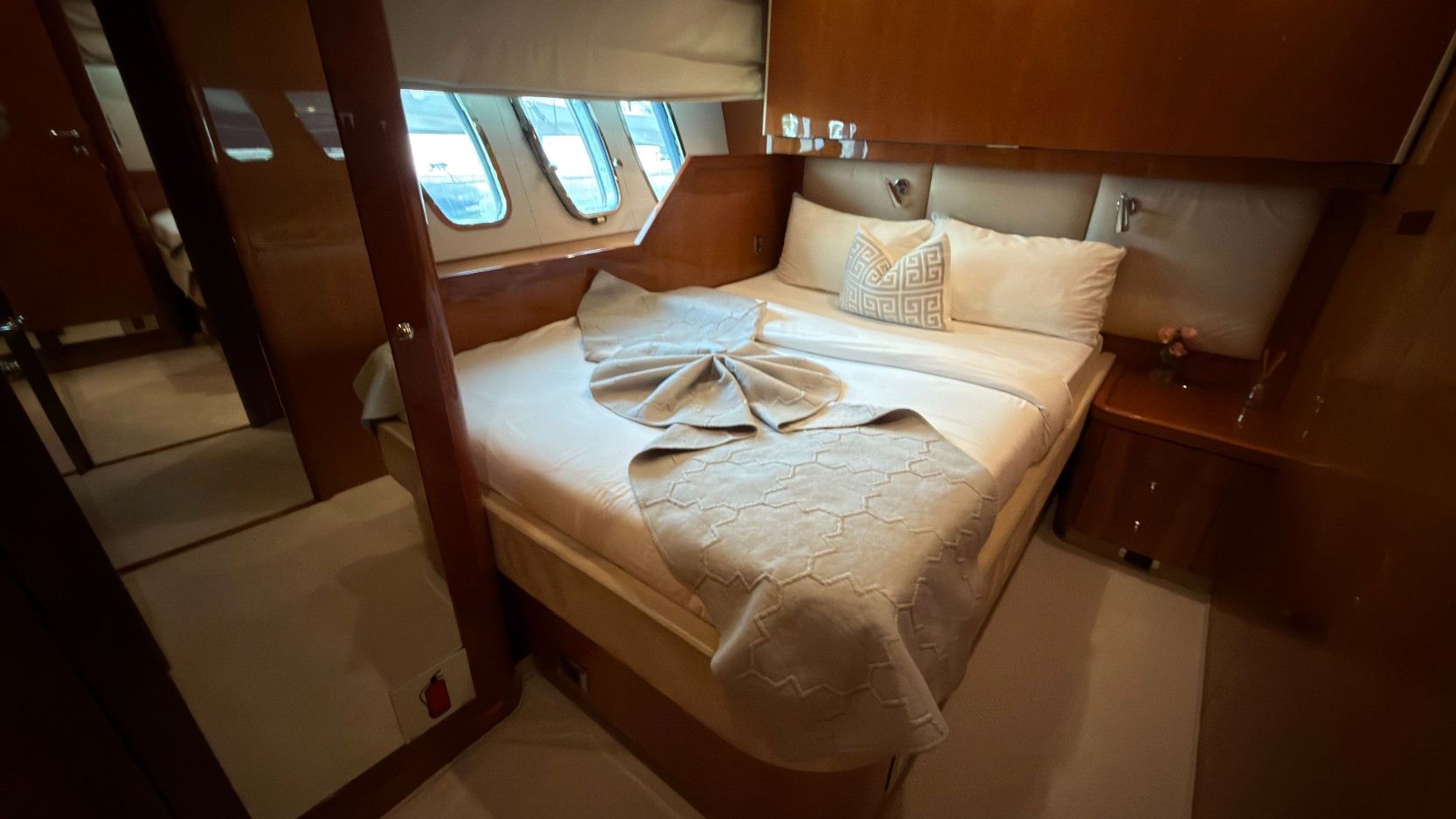 Sunseeker Aarna yacht, image 16
