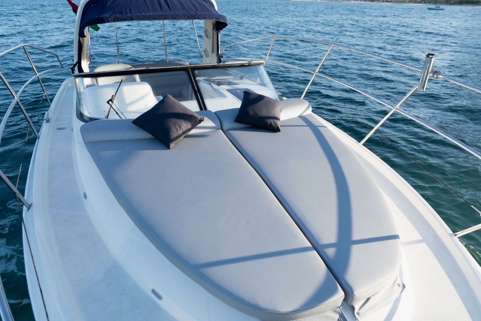 Nora yacht, image 2