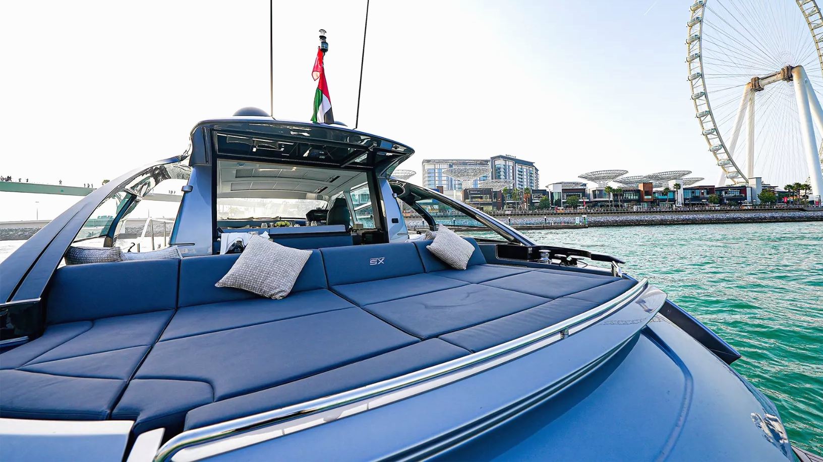Pershing 5X Shark Grey yacht, image 9