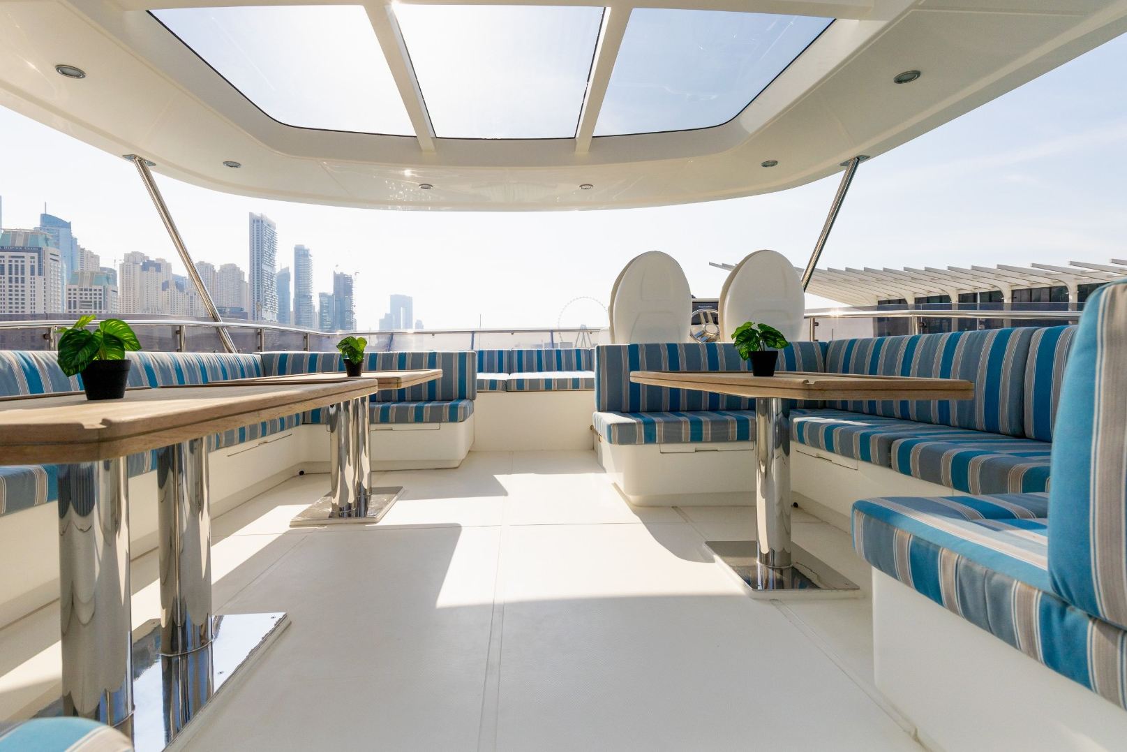 Sky Walker Caliente yacht, image 15