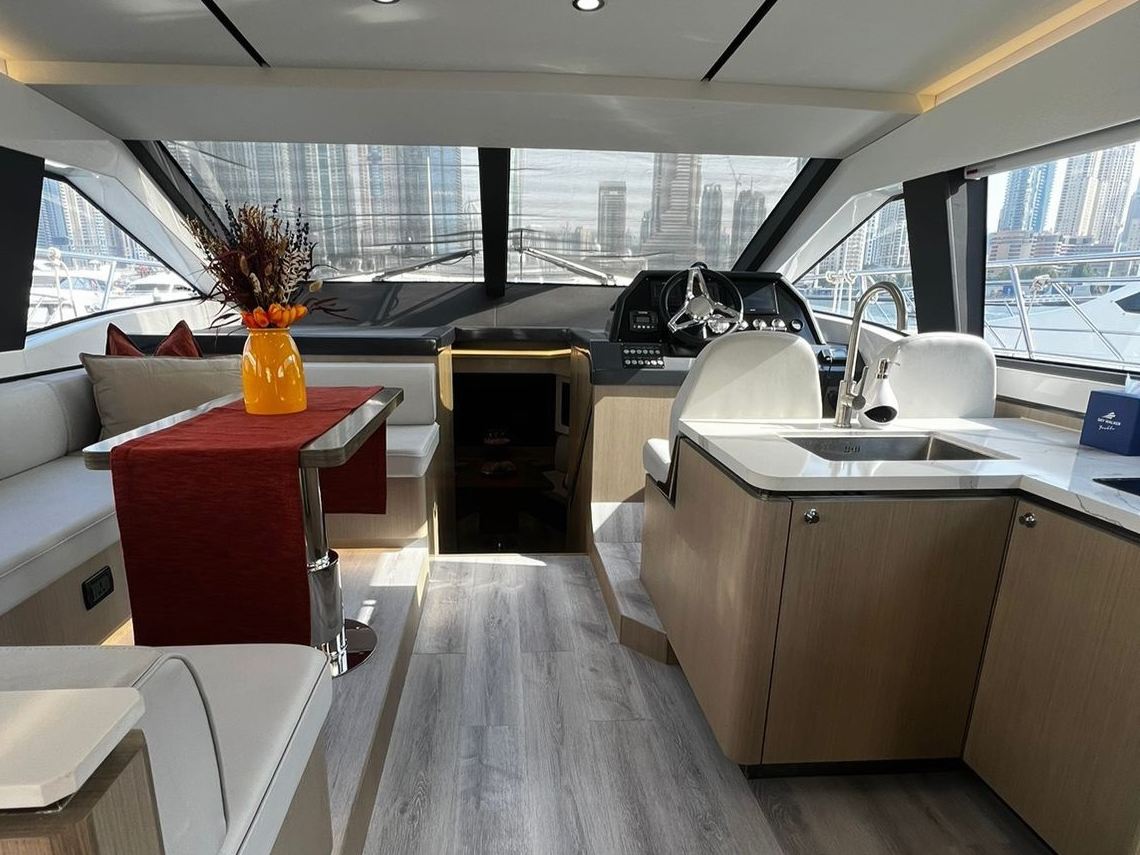 Sky Walker Zia yacht, image 4